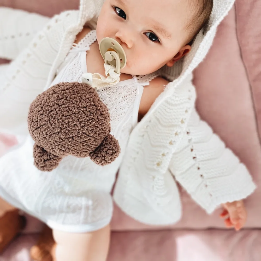 attache-tetine-ourson-sherpa-sundays-kids-store-3