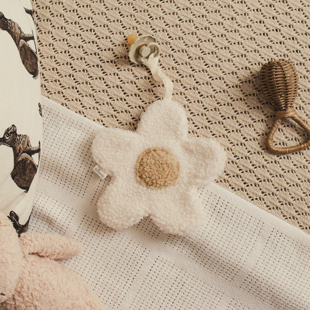 attache-tetine-fleur-plate-milinoon-sundays-kids-store-1