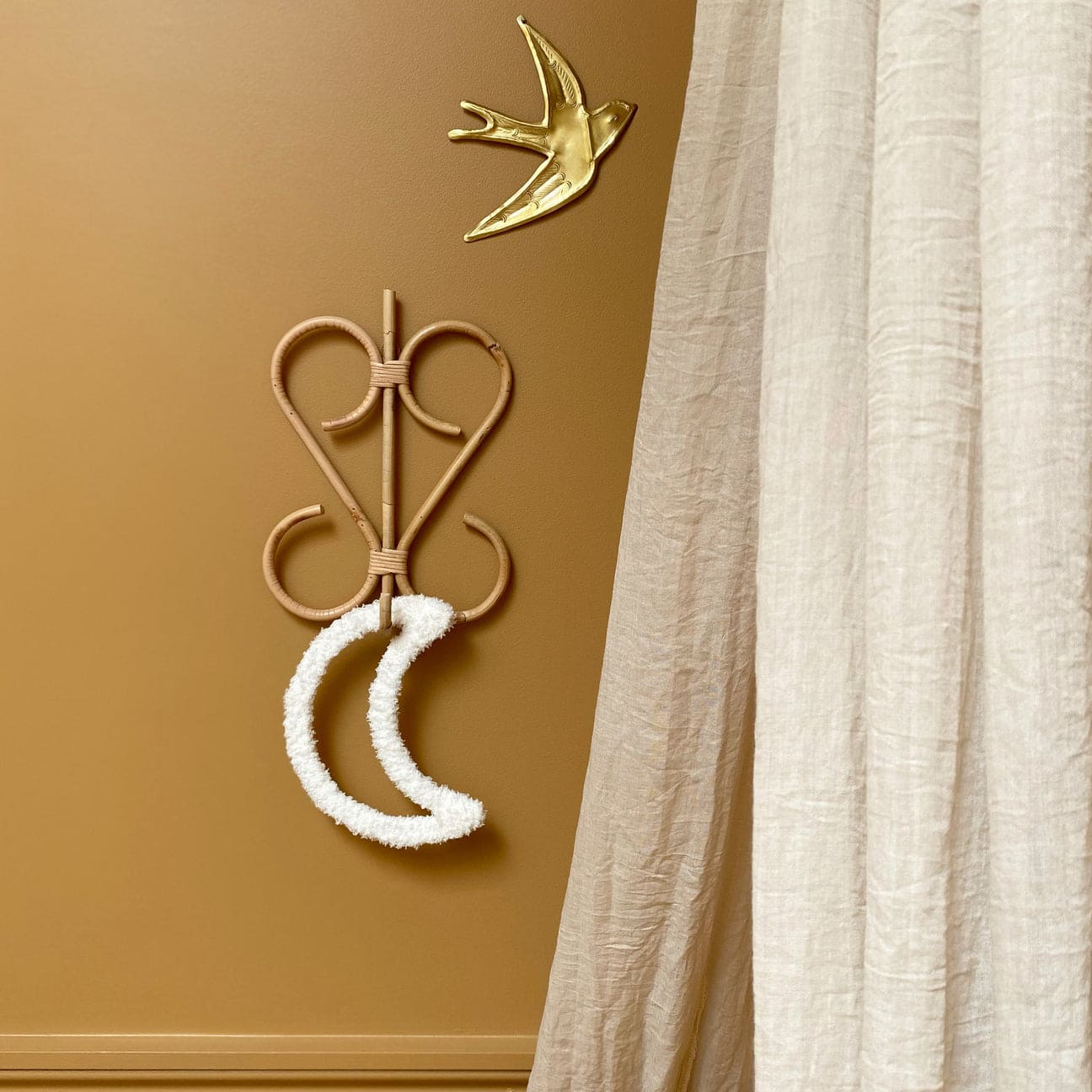 decoration-lune-moumoute-chambre-bebe-birth-atelier-sundays-kids-store-2