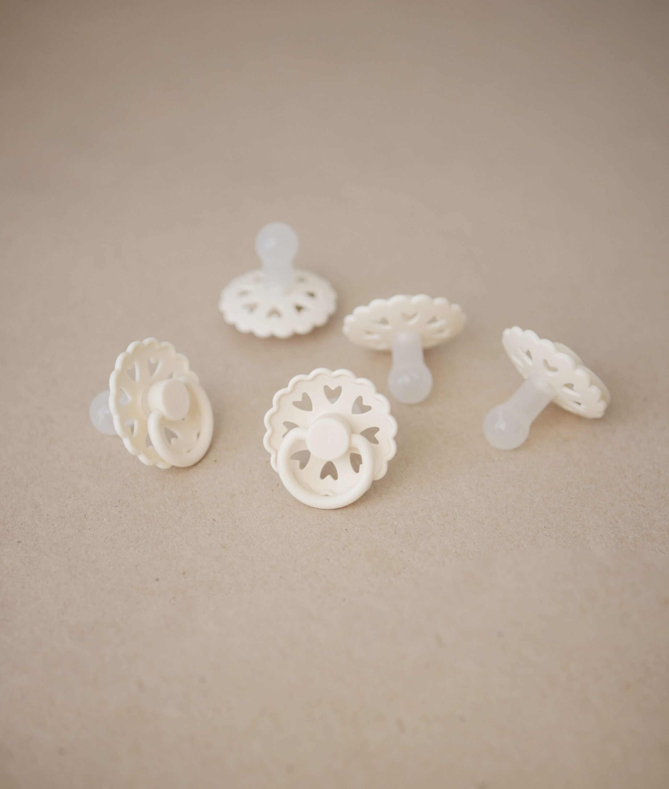 tétine-frigg-coeurs-fairytale-conte-de-fees-Andersen-sundays-kids-store