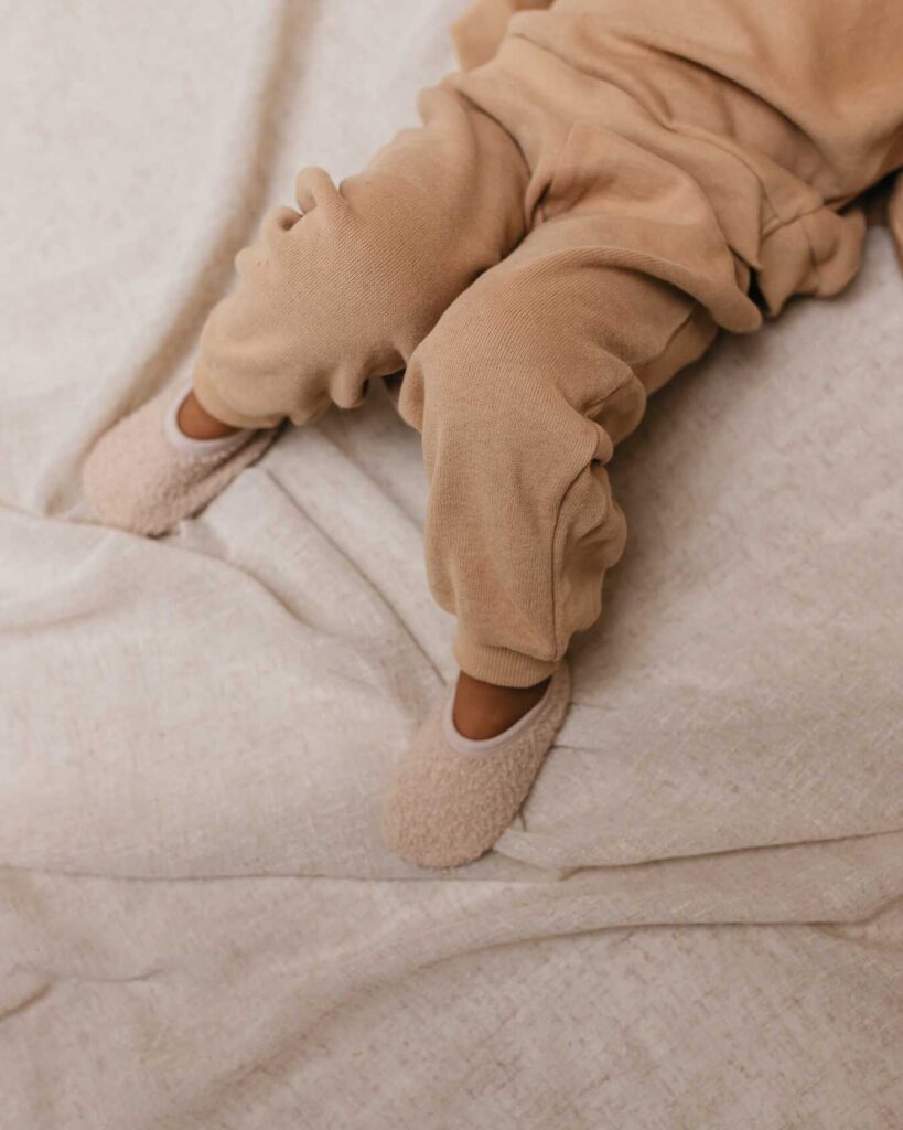 Chaussons en sherpa enfant fille - Ecru/beige | Paris Chaussons en sherpa enfant fille - Ecru/beige | Paris