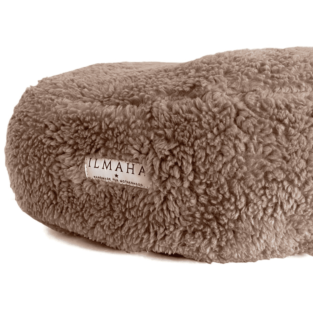 housse-de-coussin-d-allaitement-teddy-sherpa-taupe-ilmaha-sundays-kids-store-2