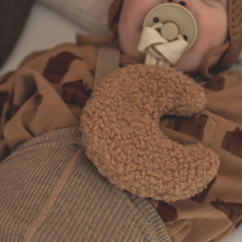 attache-tetine-lune-moumoute-beige-fonce-milinoon-sundays-kids-store-4
