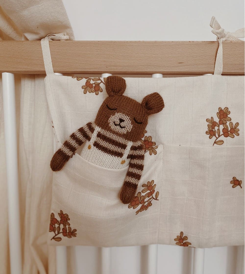 doudou-ourson--laine-main-sauvage-salopette-ecru-sundays-kids-store
