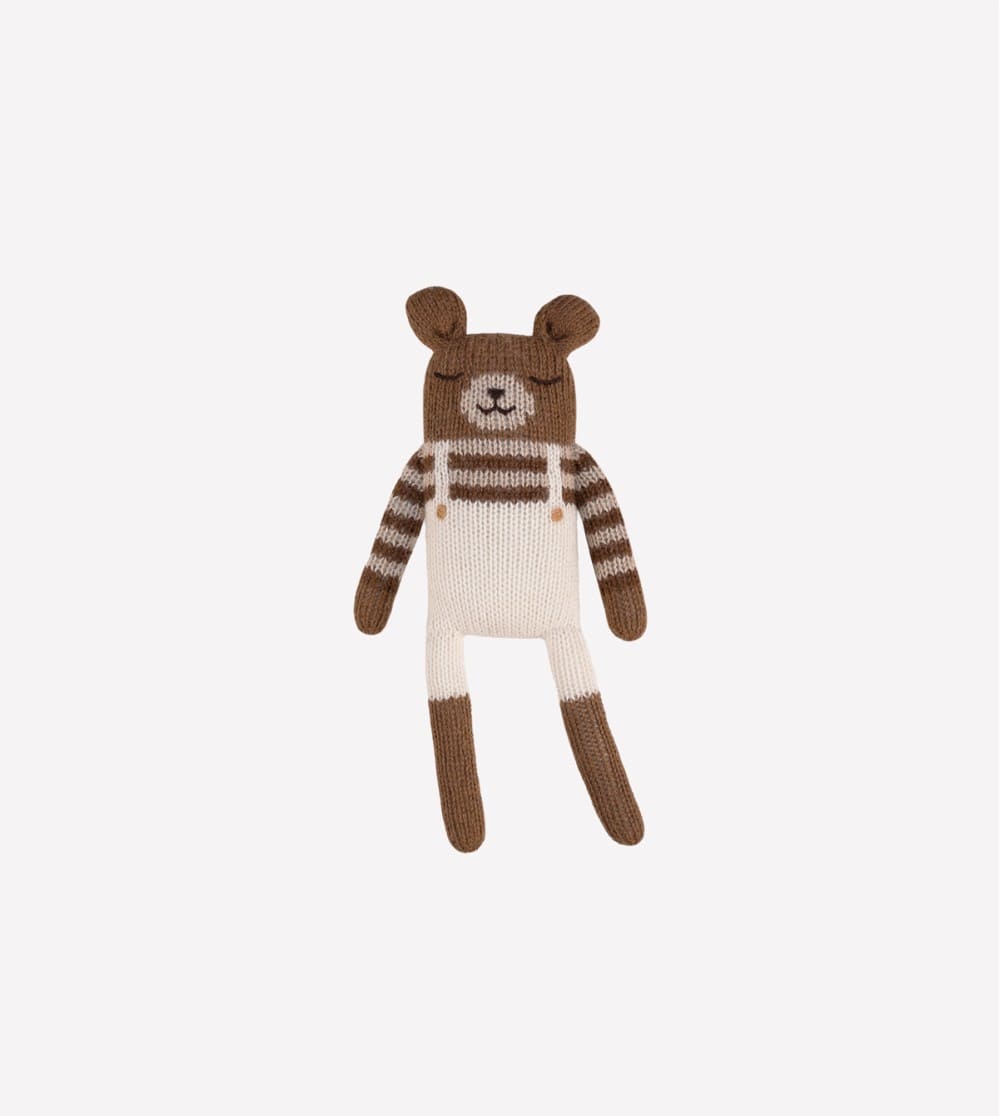 doudou-ourson-main-sauvage-salopette-ecru-sundays-kids-store