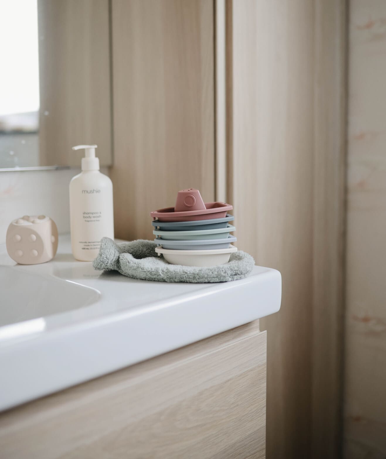 jouets-de-bain-bateaux-mushie-sundays-kids-store-4