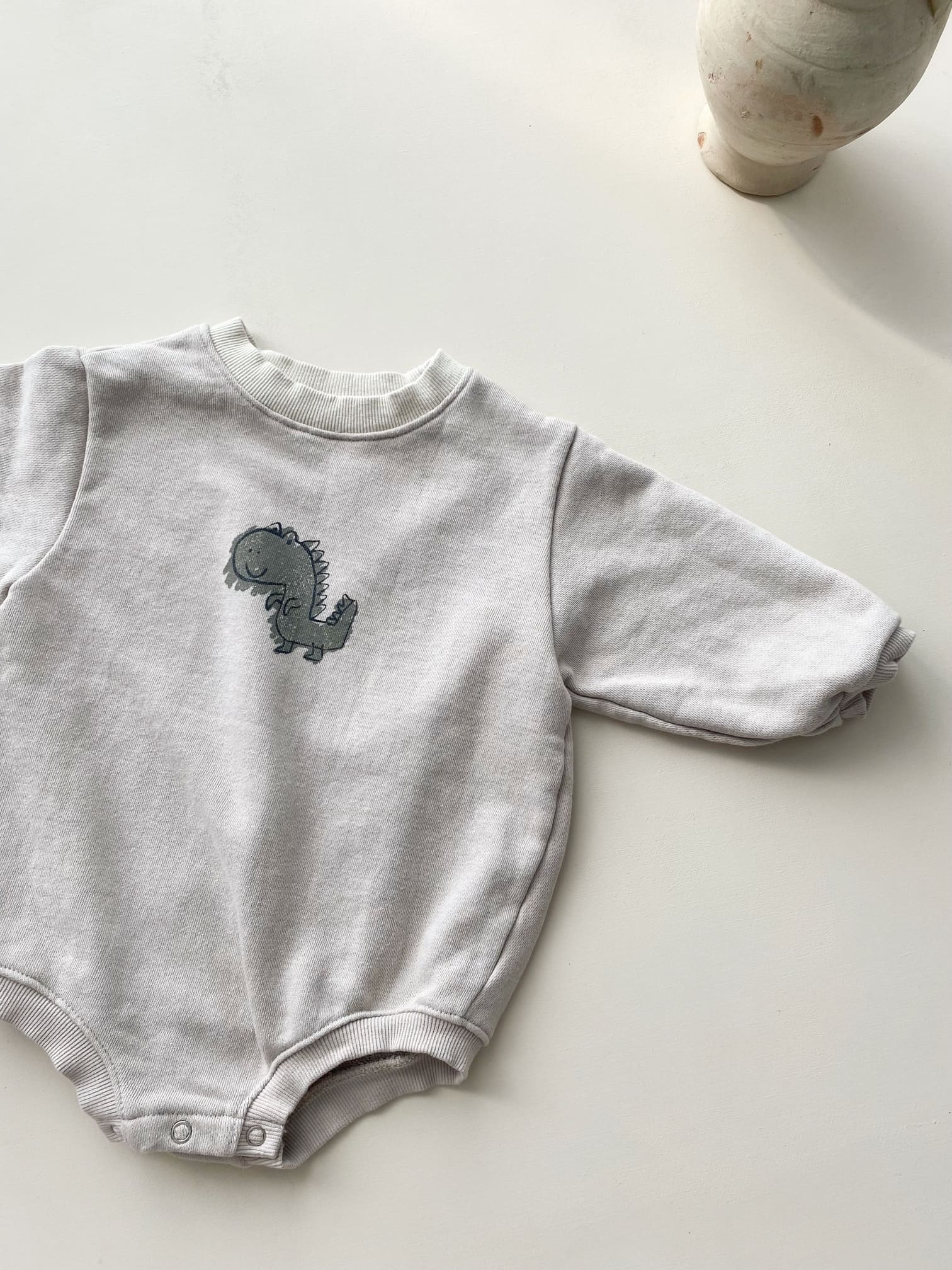 barboteuse-sweat-bebe-dinosaure-bebeholic-sundays-kids-store-2
