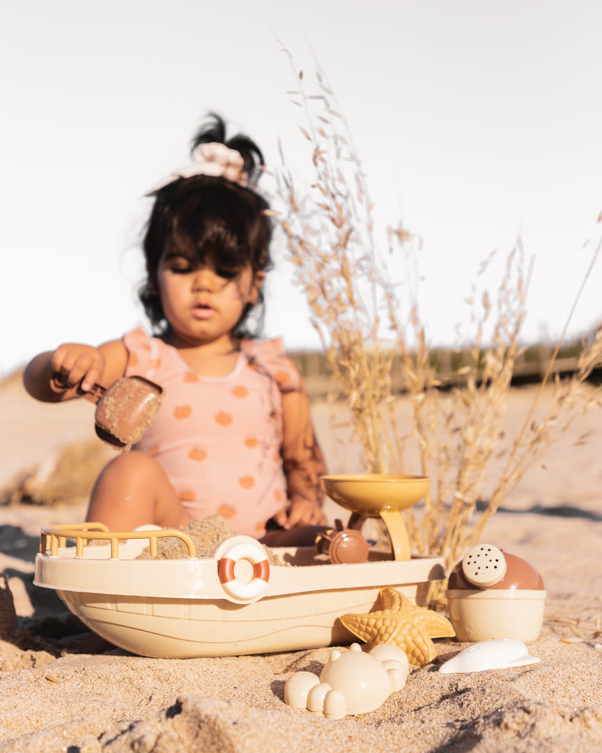 jouets-de-plage-beige-mrs-ertha-sundays-kids-store-1