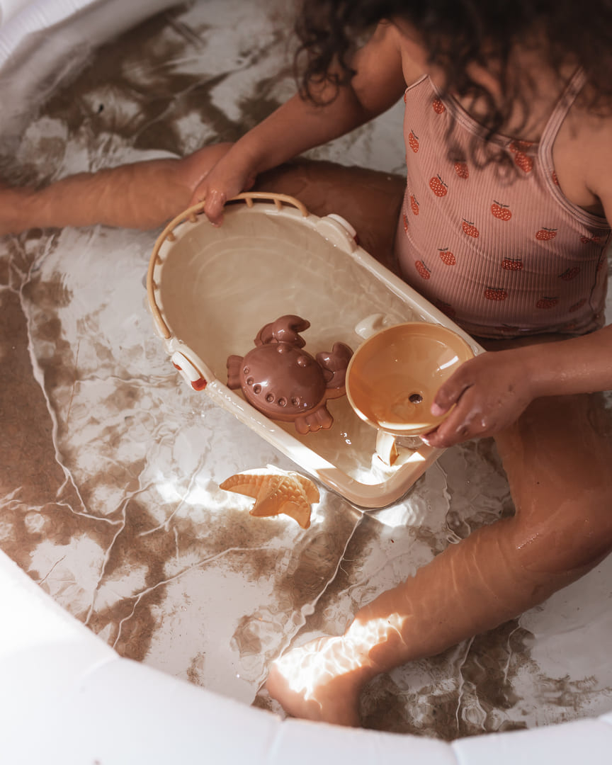 jouets-de-plage-beige-mrs-ertha-sundays-kids-store