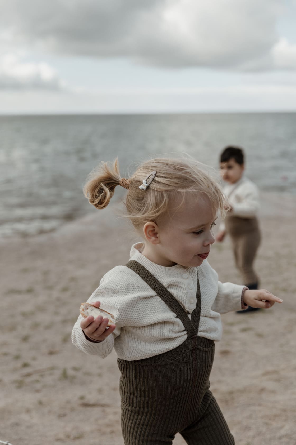 collants-a-bretelles-hippy-silly-silas-avec-pieds-seaweed-brown-sundays-kids-store-2