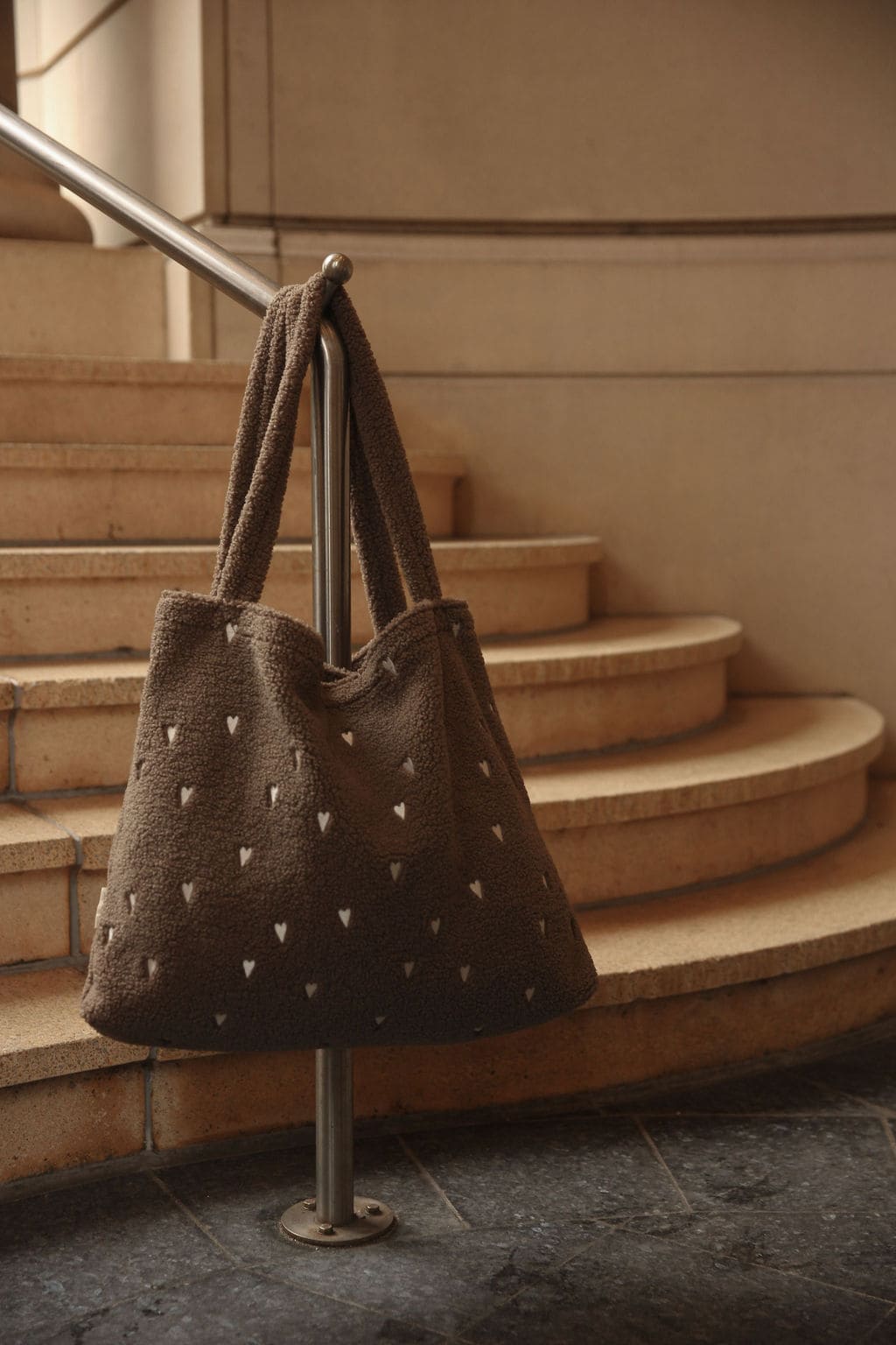 sac-mom-bag-teddy-heart-brown-studio-noos-sundays-kids-store-1