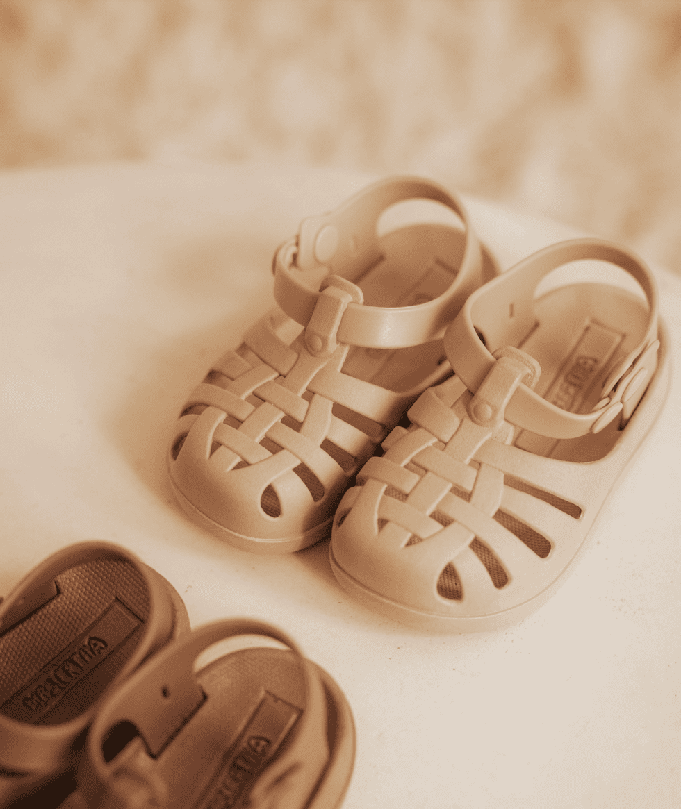 sandales-de-plage-enfant-mrs-ertha-sundays-kids-store-peanut-5