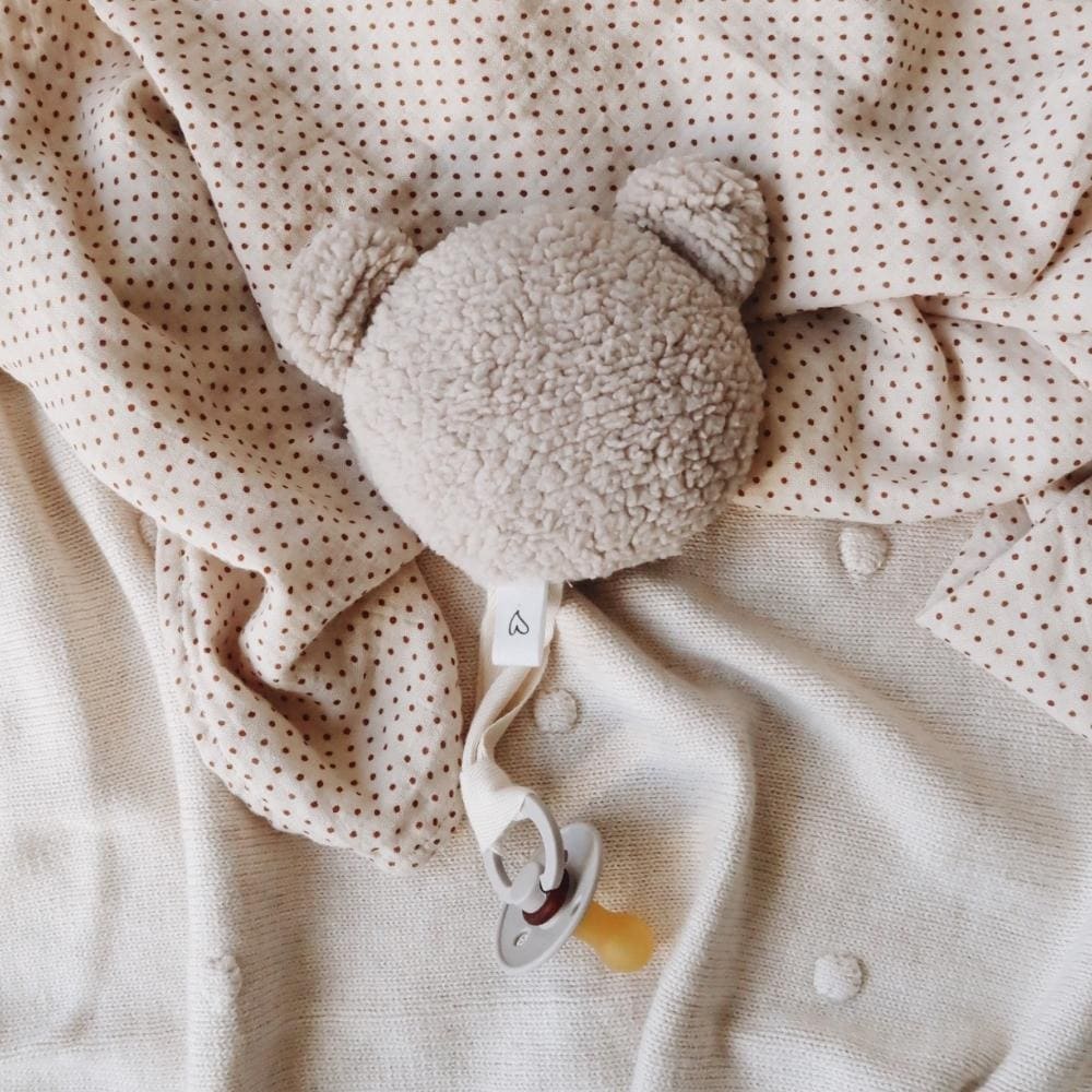 attache-tetine-ourson-moumoute-sundays-kids-store-beige